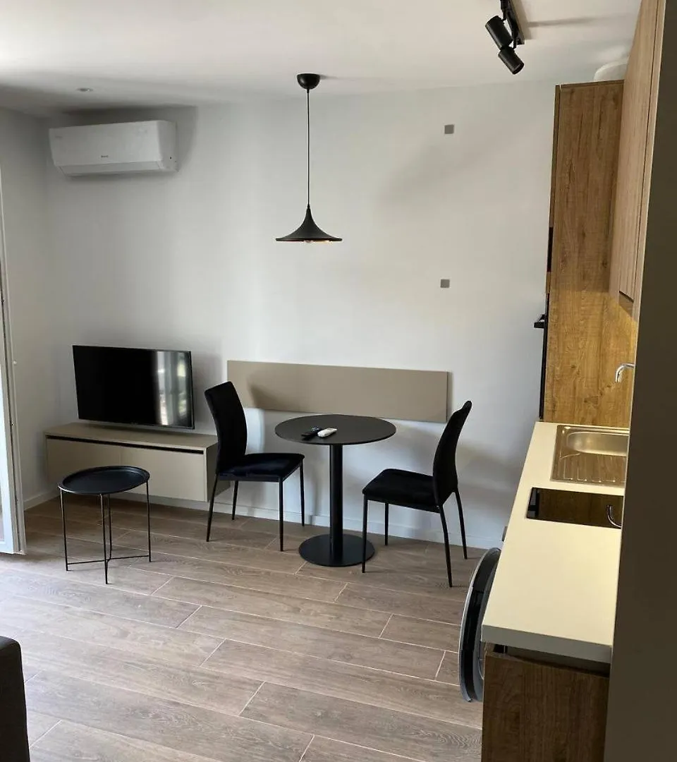Tirana Premium Stay דירה