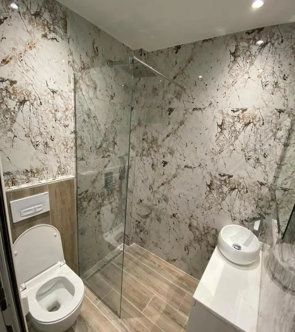 Tirana Premium Stay דירה